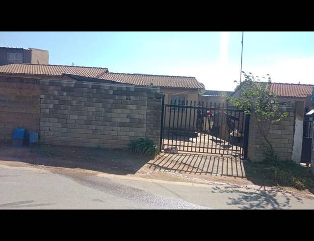 5 BEDROOM HOUSE FOR SALE IN OLIEVENHOUTBOSCH